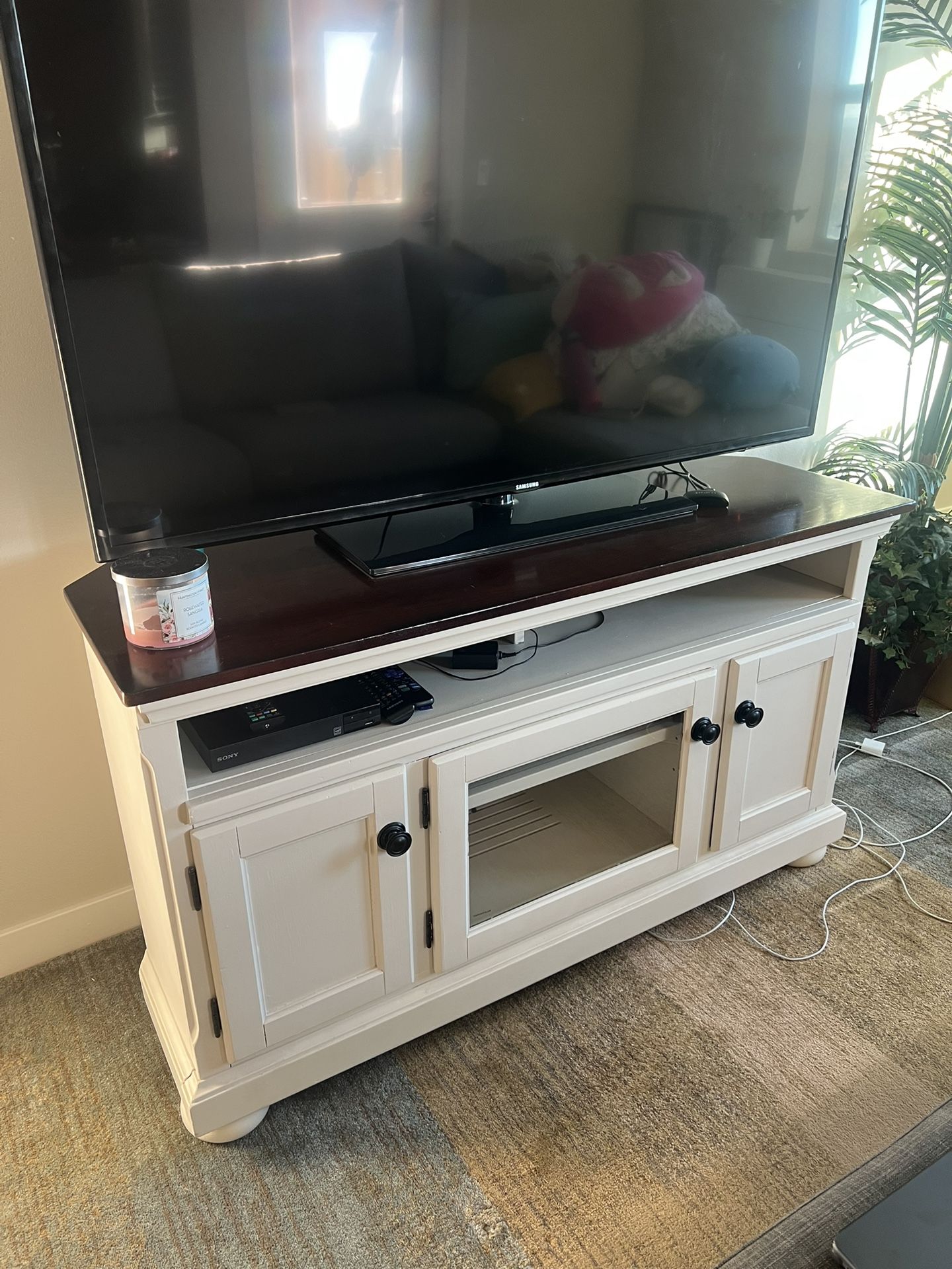 Beautiful TV Cabinet