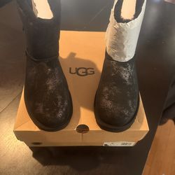 Boots Ugg Black Size 9 New 