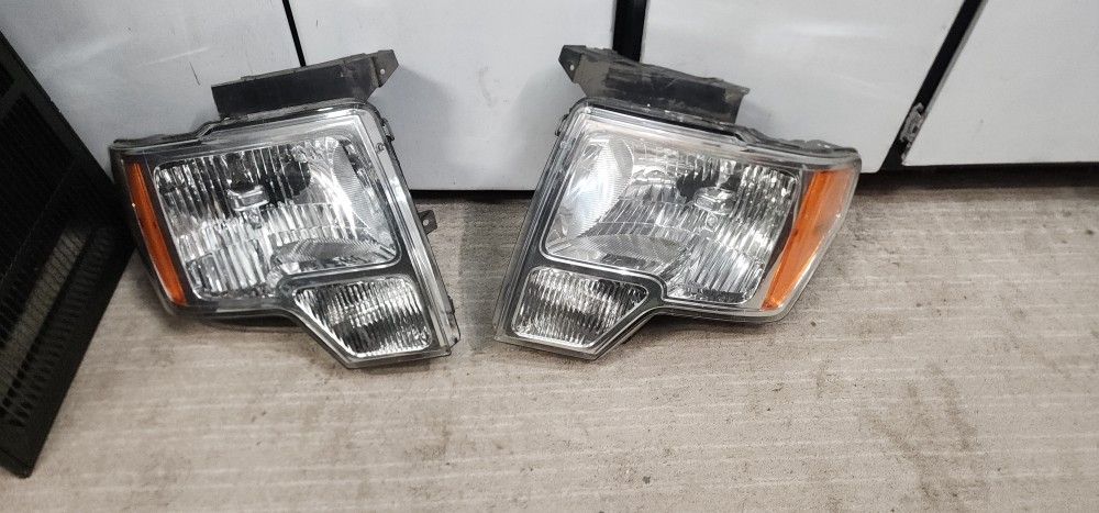09 - 14 Ford F150 Headlights