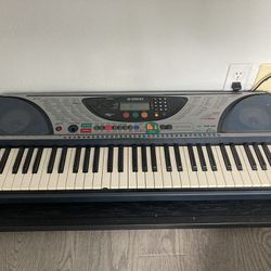 Yamaha Keyboard Piano 