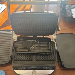 Pampered Chef Deluxe Grill And Griddle Set