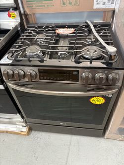 Clearance🔥LG 6.3 cu. ft. Smart Dual Fuel Slide-in Range with InstaView®, ProBake Convection®, Air Fry and Air Sous