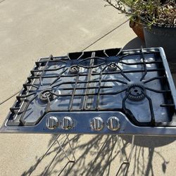 Frigidaire gallery gas cook top..excelente Condition..30x22