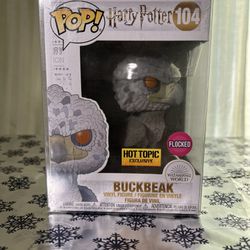 2019 Funko Pop Harry Potter 104 BUCKBEAK Flocked Orange Eyes Exclusive w/ PROTECTOR