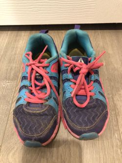 Girls shoes