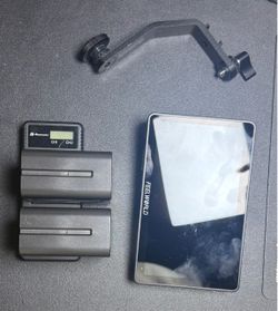 Feel World F5 Pro V4 6” monitor and 2 NP -F970 batteries and charger