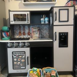 Melissa And Doug Play Kitchen With Accessories 