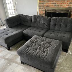 $139 priced to sell TODAY! (3 Pcs) Modular Couch - Ashley Furniture