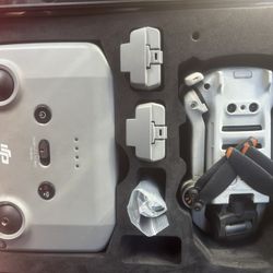 Dji Mini 2 Fly More Combo W/ Hard Case & Propeller Guards