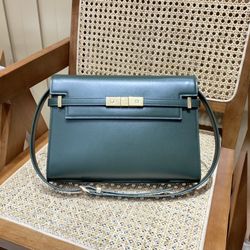 Dark green, gold-buttoned shoulder bag, dimensions: 29x20.5x7cm

