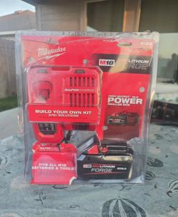 🔥$170 FIRM PRICE🔥Milwaukee M18 18-Volt Lithium-Ion REDLITHIUM FORGE Battery 8.0Ah & Rapid Charger
