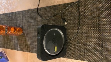 Wall mountable CD player