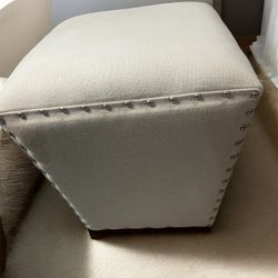 Square Beige Color / Polyester Fabric Ottoman, Great For A Bed Room Or Living Room
