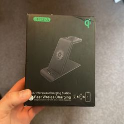 3-In-1 Charging Dock 