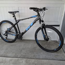 GT Aggressor Pro Mountain Bike Size: L