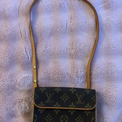 Louis Vuitton purse bag
