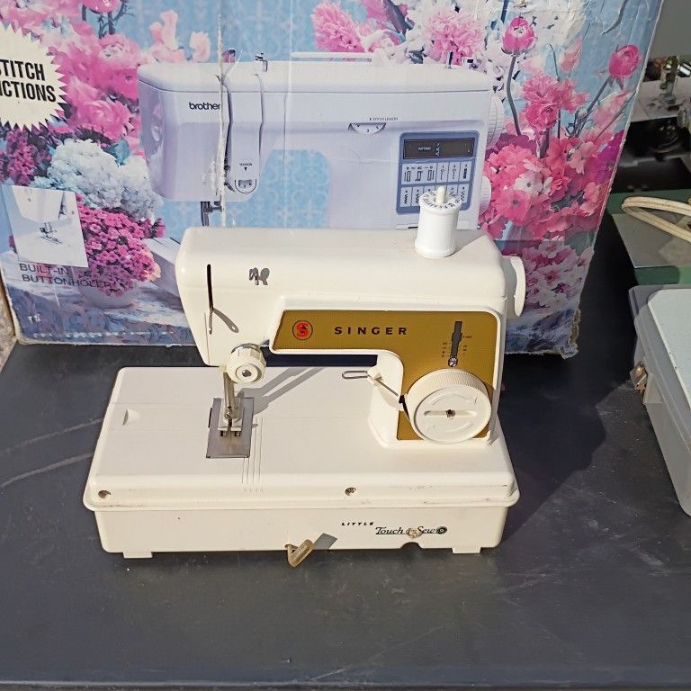 Mini Sewing Machine 
