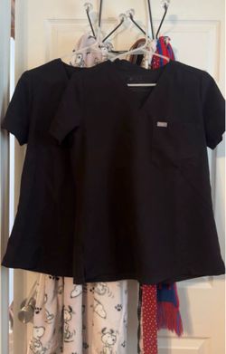 FIGS Technical Collection Scrub Top S Black (2)