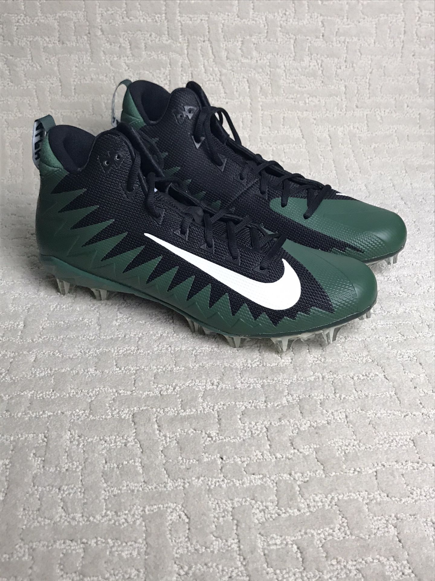 NIKE SIZE 13.5 ALPHA MENACE ELITE FOOTBALL CLEATS Green & Black AJ6604-003 New without box