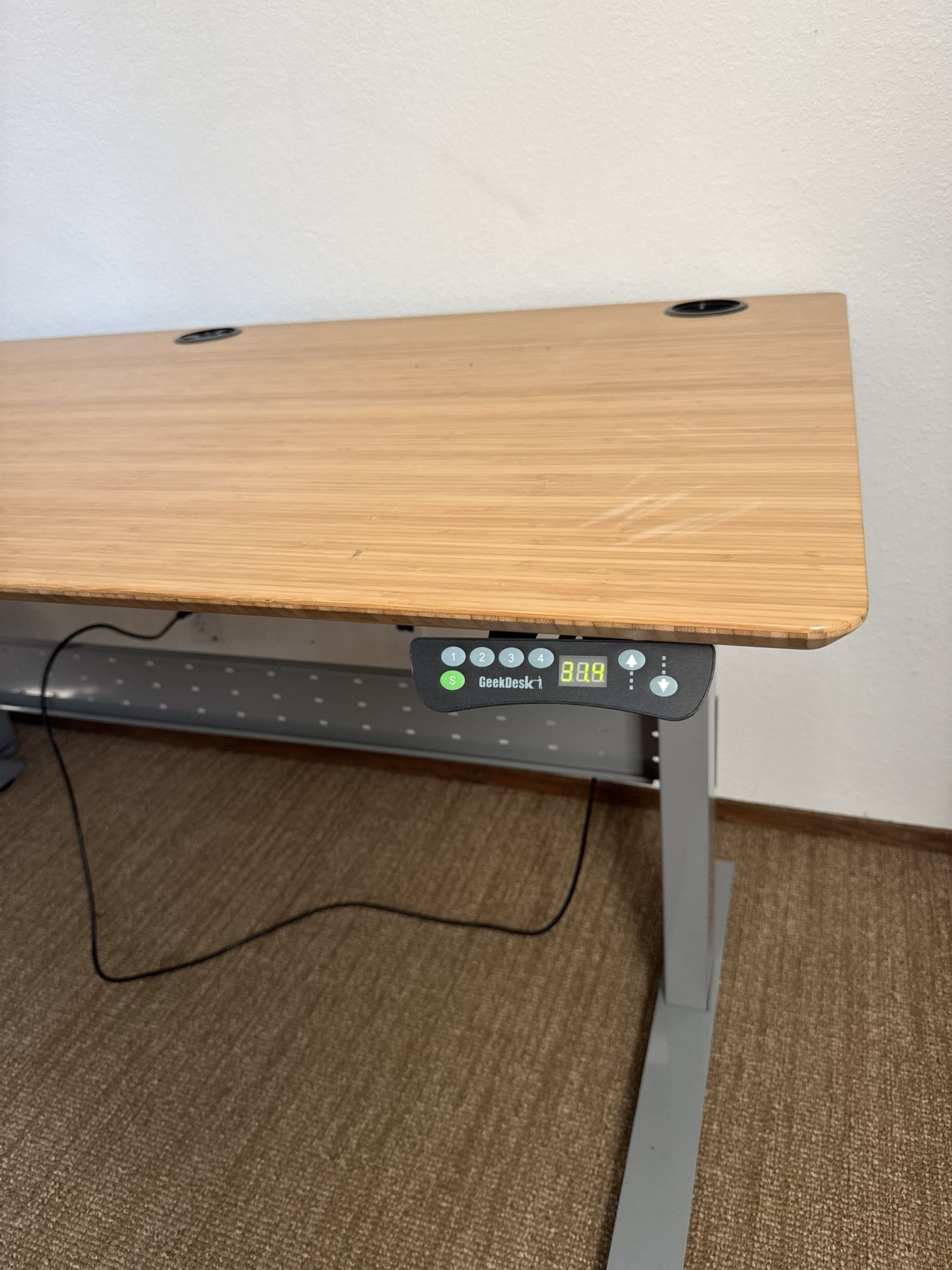 Adjustable GeekDesk Office Table 