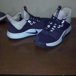 Blue And White High Top https://offerup.com/redirect/?o=UC5HRU9SR0U= Nikes Like New Size 9 