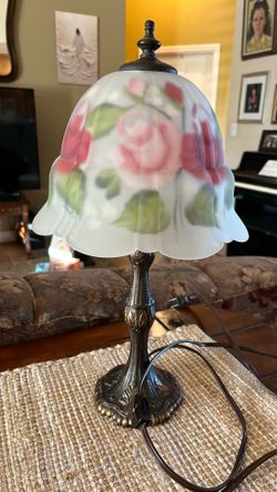 Accent lamp floral frosted