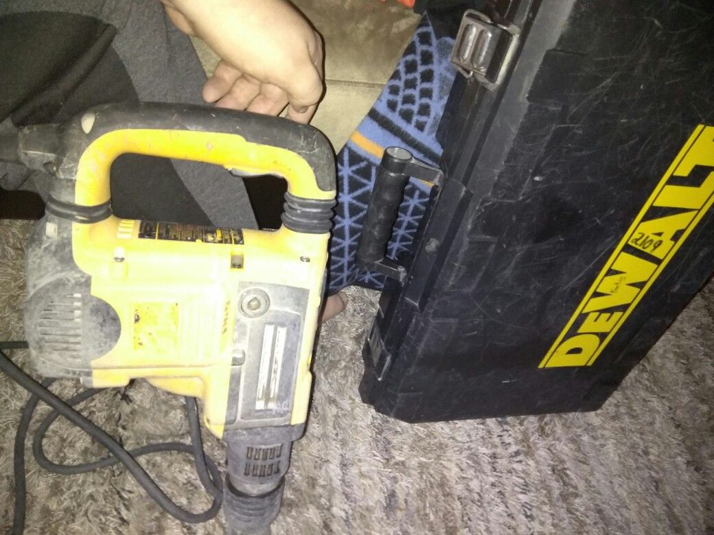 DeWalt D25602 max rotary hammer