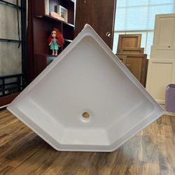 27x27 Lippert RV Shower Pan (NEW In White)