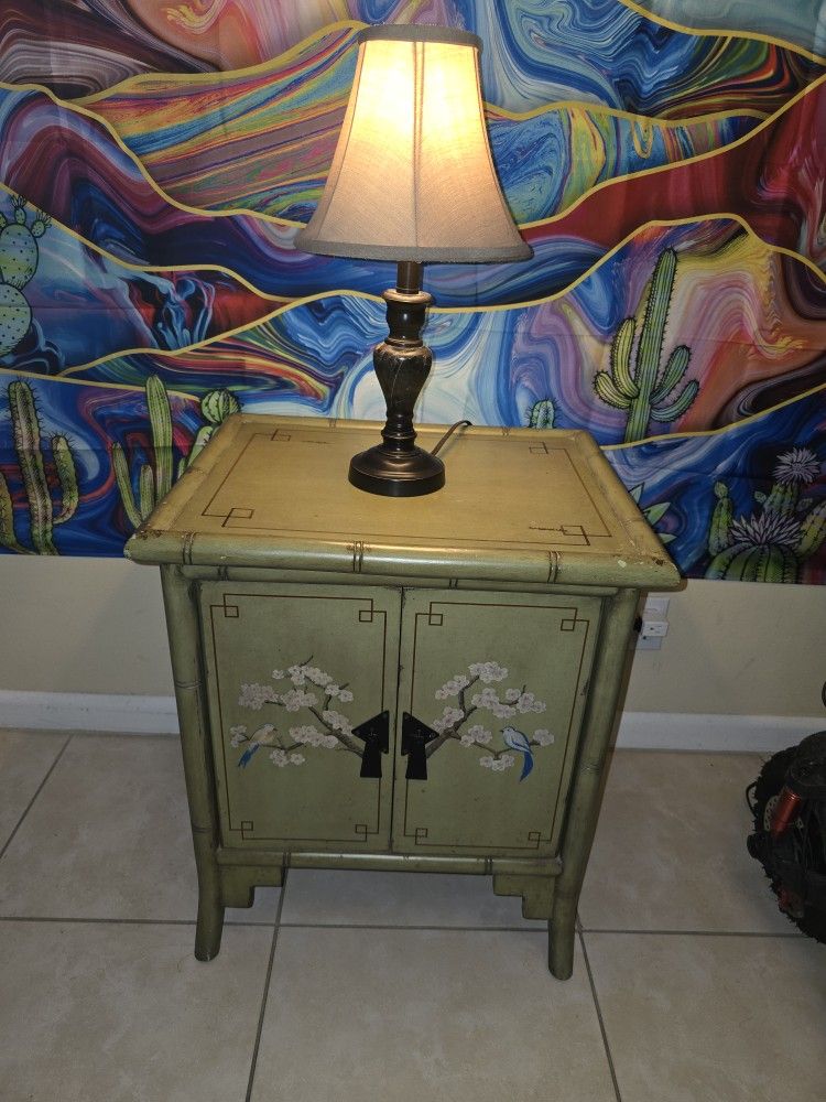 Bedside End Table With Lamp