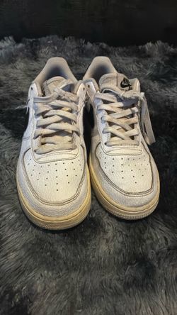 Black and white Nike Air Force’s