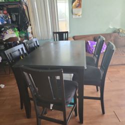 Table With Chairs 