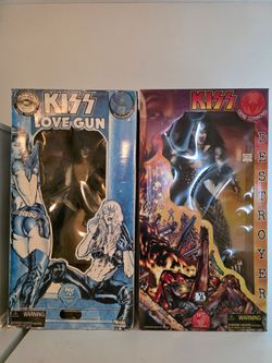 KISS 2 FEET TALL
