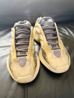 Adidas Yeezy 700 V3 Sneakers
