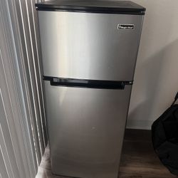 Magic Chef Mini Fridge