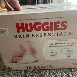 New Born Diapers HUGGIES 