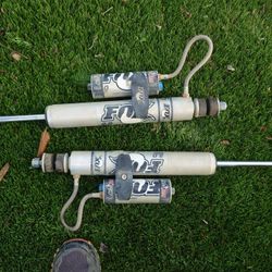 4runner Fox 2.0 Remote Resevoir Rear Shocks
