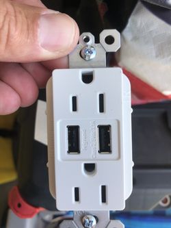 USB OUTLET