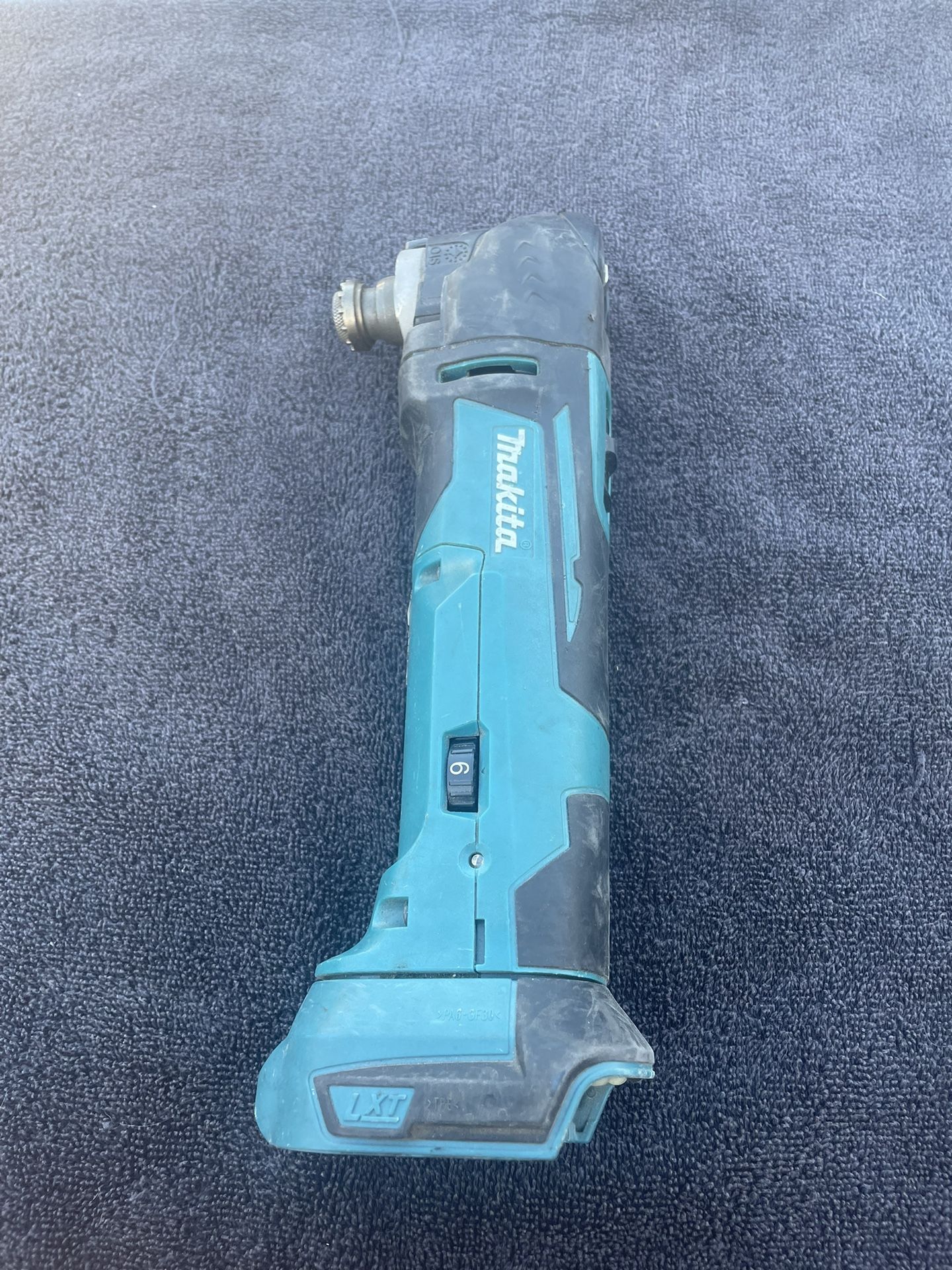 18V LXT Lithium-Ion Cordless Variable Speed Oscillating Multi-Tool (Tool-Only)