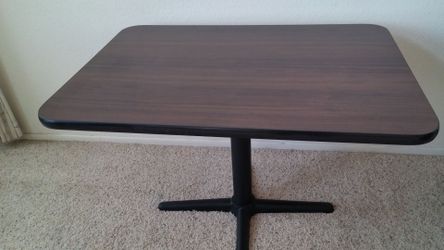 Hampden Furnishings Bennet collection Cafe Table open box 📦