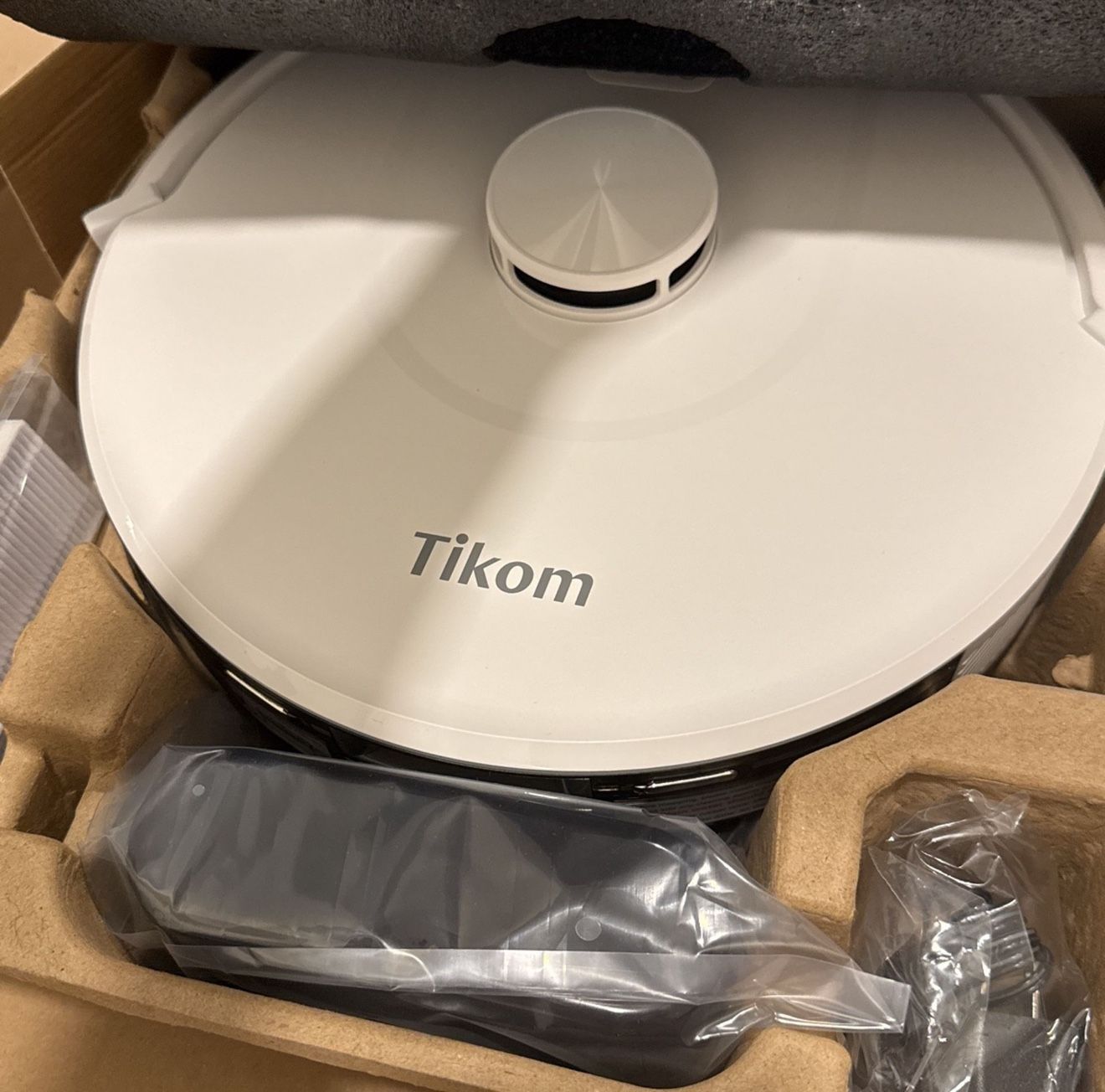 Brand New Vaccum & Mop