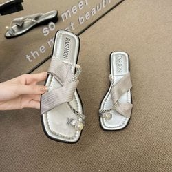 slippers