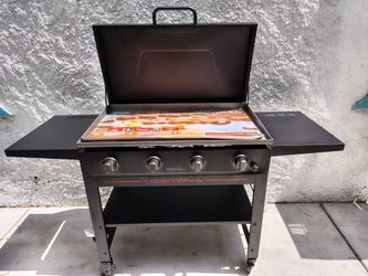 New. NexGrill Daytona 4-Burner Propane Gas Griddle with Lid in Black