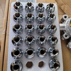 Truck Lugs 14 X 2