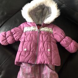 Snow suit outfit pink size 18 months with boots !!!