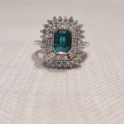 14K White Gold Emerald Diamond Ring