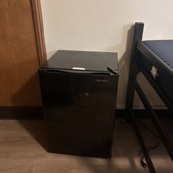 New Insignia Mini Fridge 