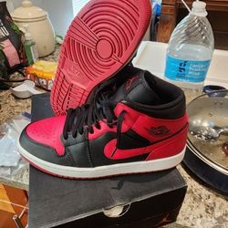Air Jordan 1 Mid Bread Banned men sz 11