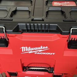 Milwaukee Pack out 22 Rolling tool Box 