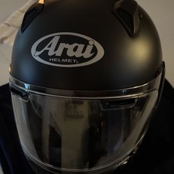 Arai Quantum X Helmet Snell 2025 and DOT approved (Comes with original Bag)