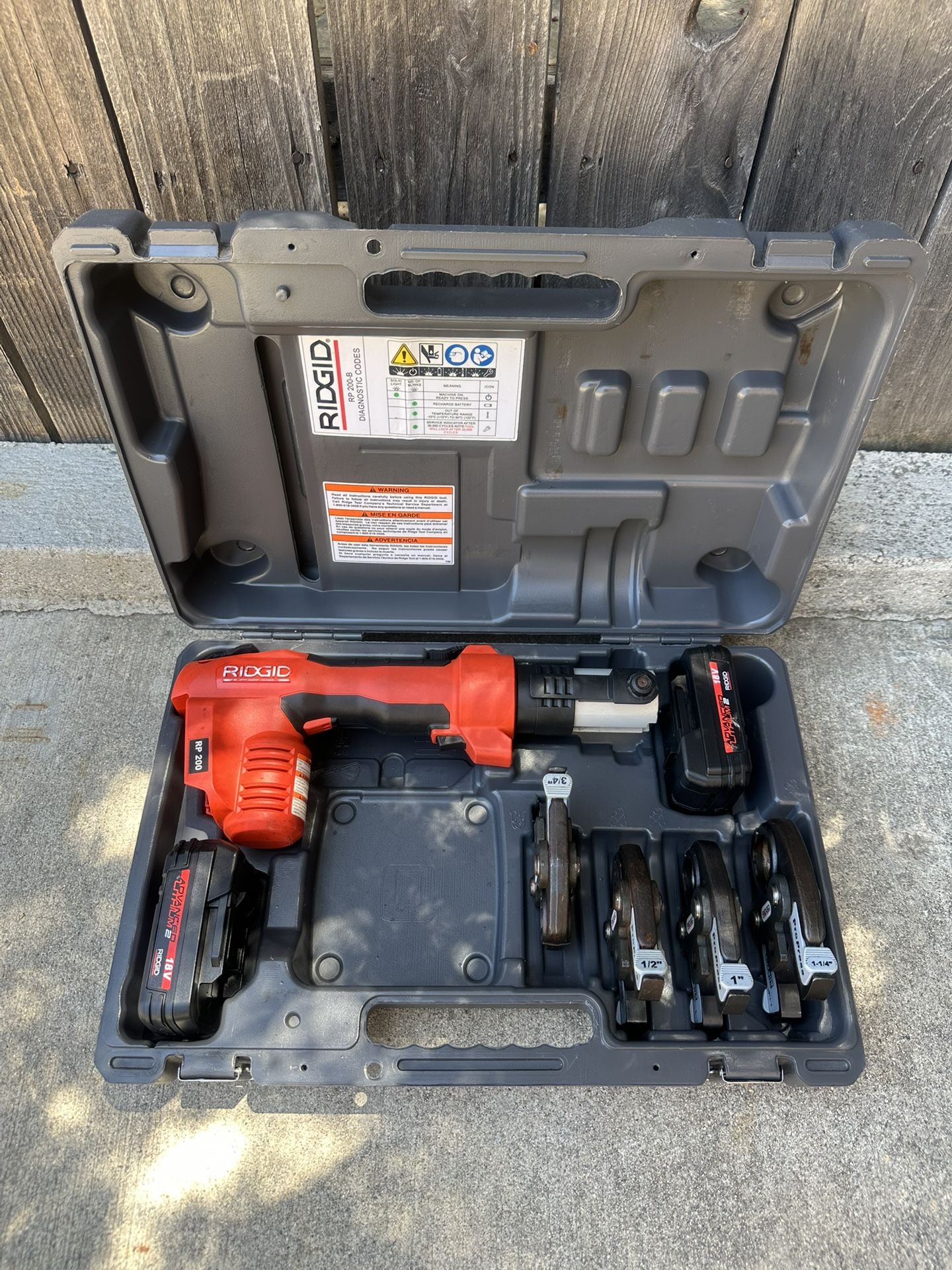 Ridgid RP 200-B Compact Press Tool Kit 1/2" to 1-1/4" Jaws & 2 Batteries